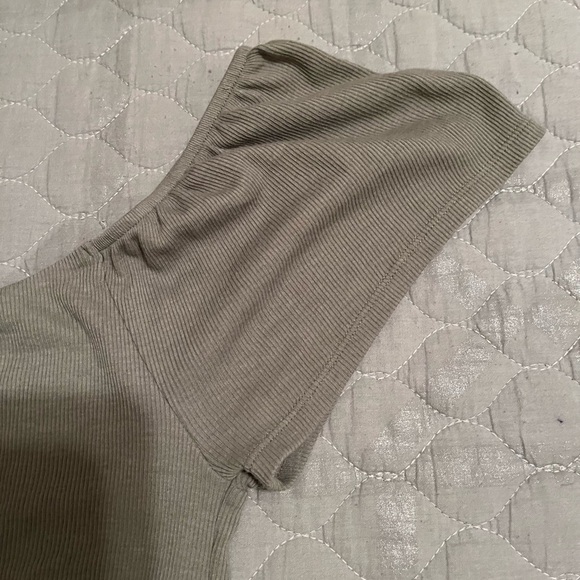 AMERICAN EAGLE~ GREEN OFF THE SHOULDER CROP TOP~SM - Picture 7 of 7